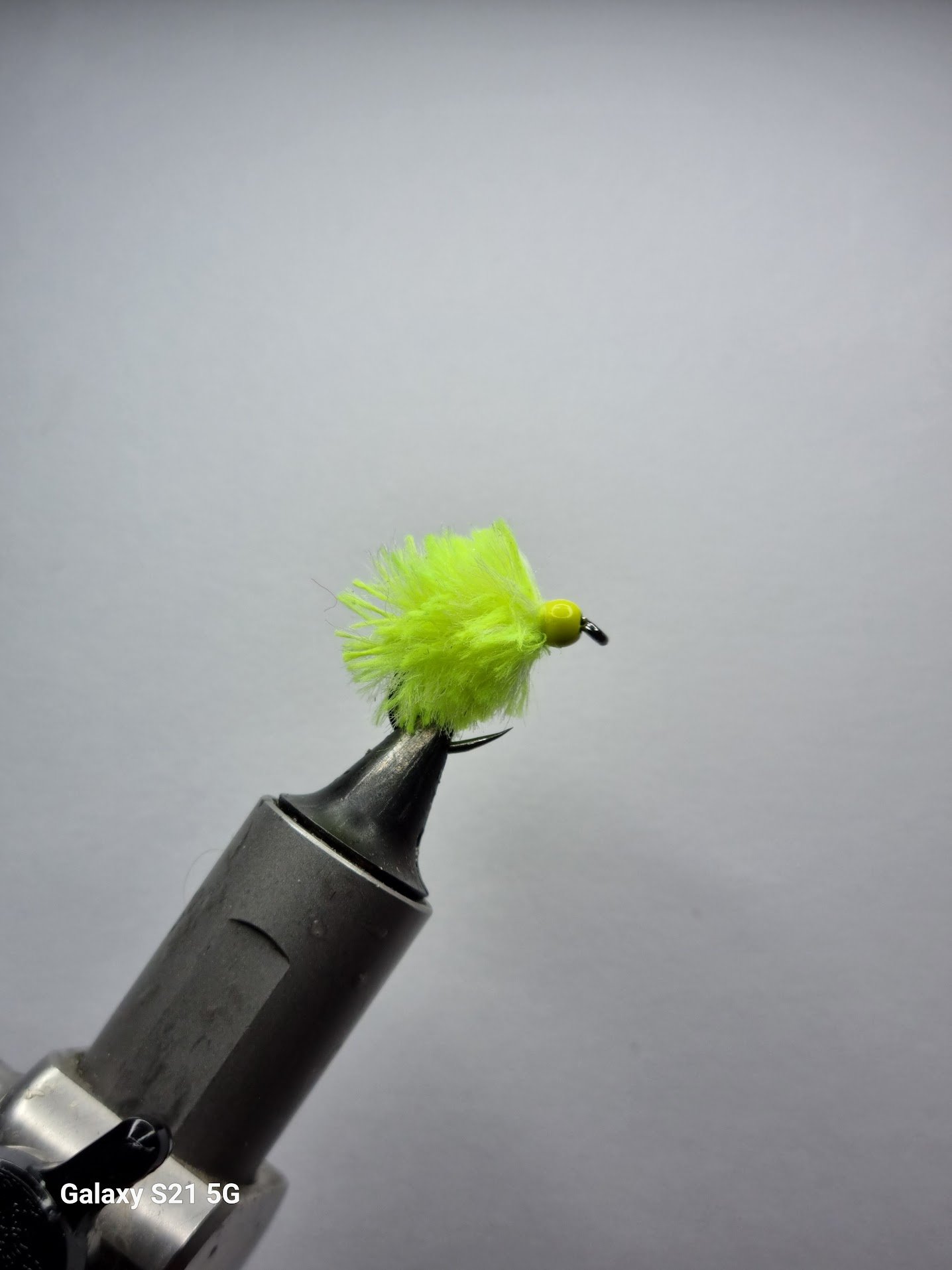 Glow in the dark Flu Yellow Egg Fly Barbless.